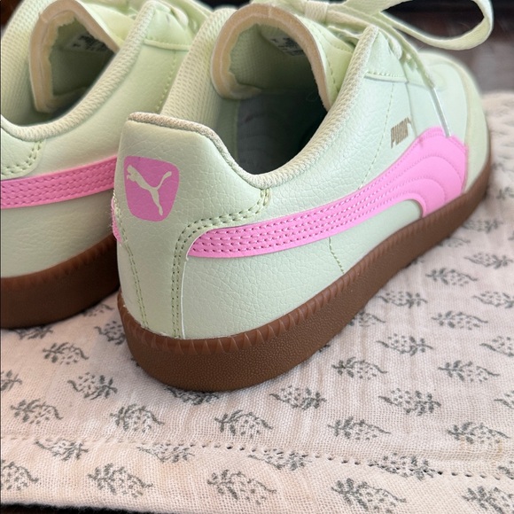 NWOT Puma Women's Mint Green and Pink Sneakers - Picture 7 of 10